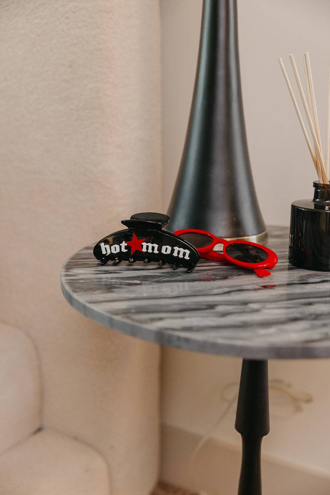 Hot Mom - Oversized Claw Clip