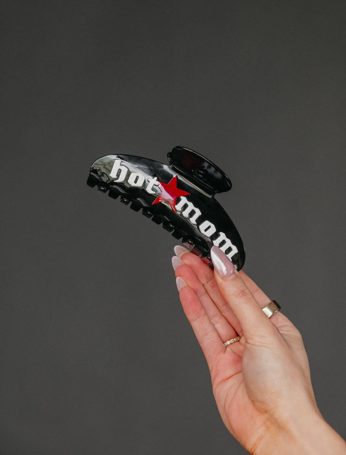 Hot Mom - Oversized Claw Clip